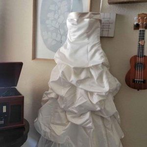 Ivory/Champagn Wedding Gown